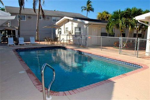 Gulf Breeze Condos Fort Myers Beach Exterior photo